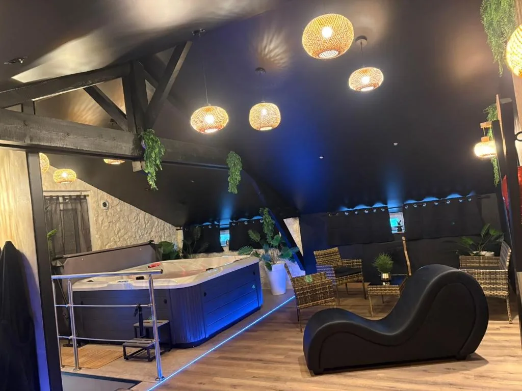 AMORE suite de luxe & spa, loveroom avec espace bien-être en Nouvelle-Aquitaine
