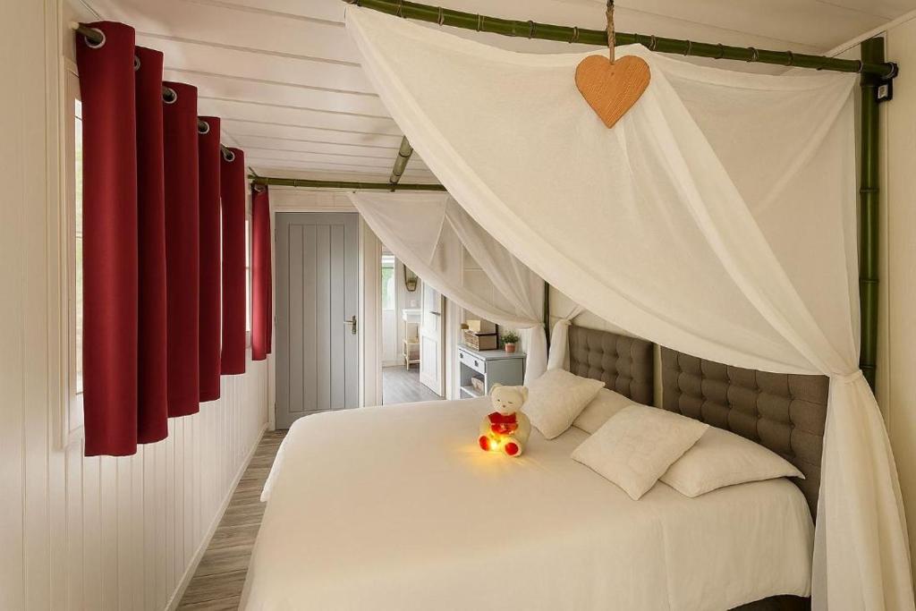 Loveroom Cabane, Bungalow, Bulle Et Spa Le Refuge Zen dans le Lot-et-Garonne avec piscine