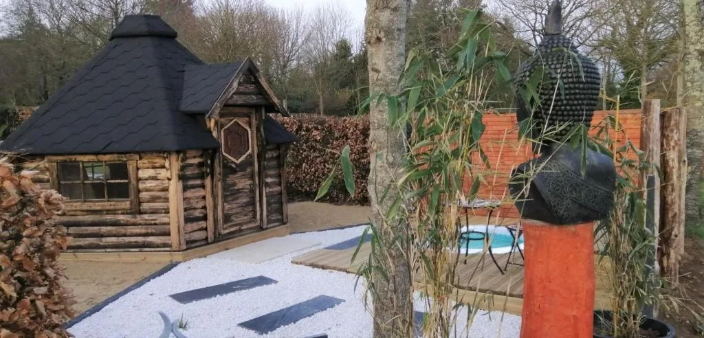Cabane féérique avec spa ou jacuzzi, Bégard, Côtes-d'Armor