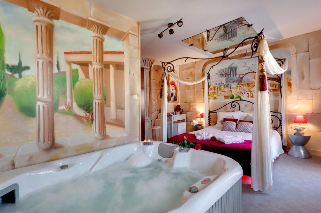 Loveroom Chambre VENUS avec Jacuzzi privatif dans l’Allier avec terrasse