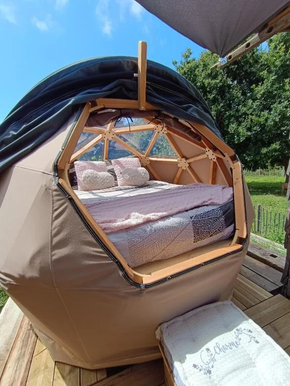 DOME ETOILE avec spa ou jacuzzi, Bézaudun-les-Alpes, Alpes-Maritimes