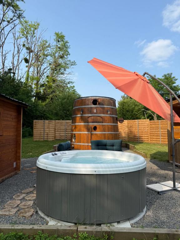 Foudre Insolite près de Saint-Émilion avec jacuzzi en option