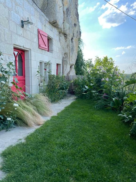 Maison troglodyte Gîte des Perreyeurs en Maine-et-Loire avec vue dégagée