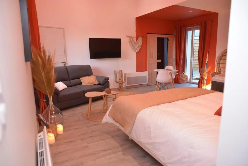 L'Evasion chambre DUNE avec sauna et spa privatifs, loveroom avec espace bien-être en Pays de la Loire