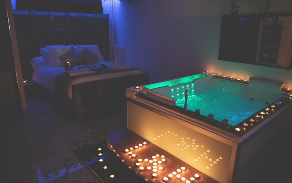 L&H SUIT, loveroom avec espace bien-être en Normandie