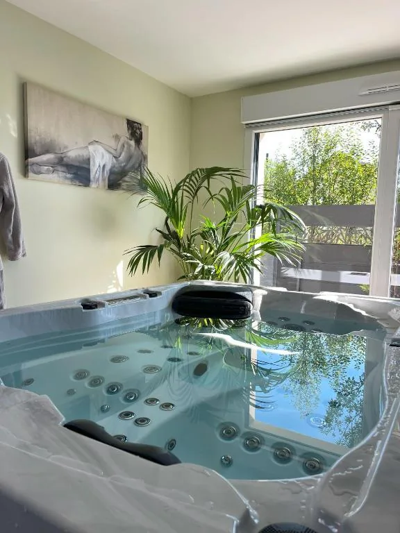 LA VALENTINE Love room GITES DES 3 LAVOIRS, loveroom avec spa ou sauna en Bourgogne-Franche-Comté