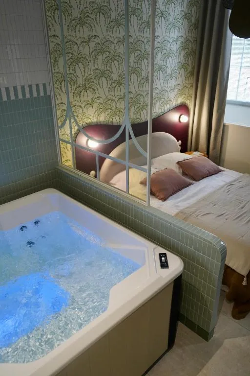 Le Cocon Spa proche Puy DuFou, loveroom avec espace bien-être en Pays de la Loire