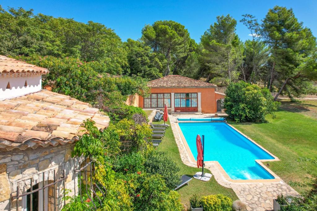 Loveroom Le Pool House dans les Bouches-du-Rhône avec piscine