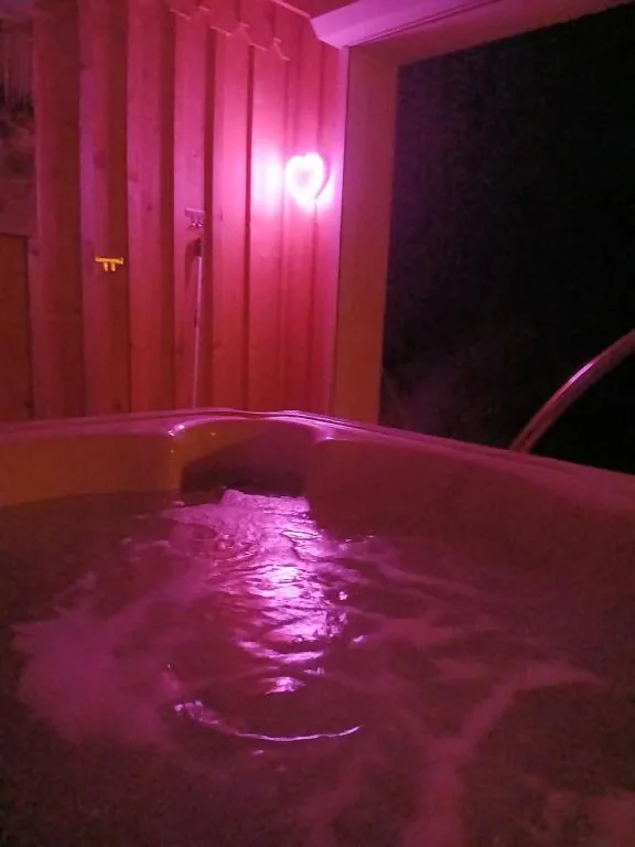 Love-Room Spa de la TRUFFIERE, loveroom avec espace bien-être en Nouvelle-Aquitaine