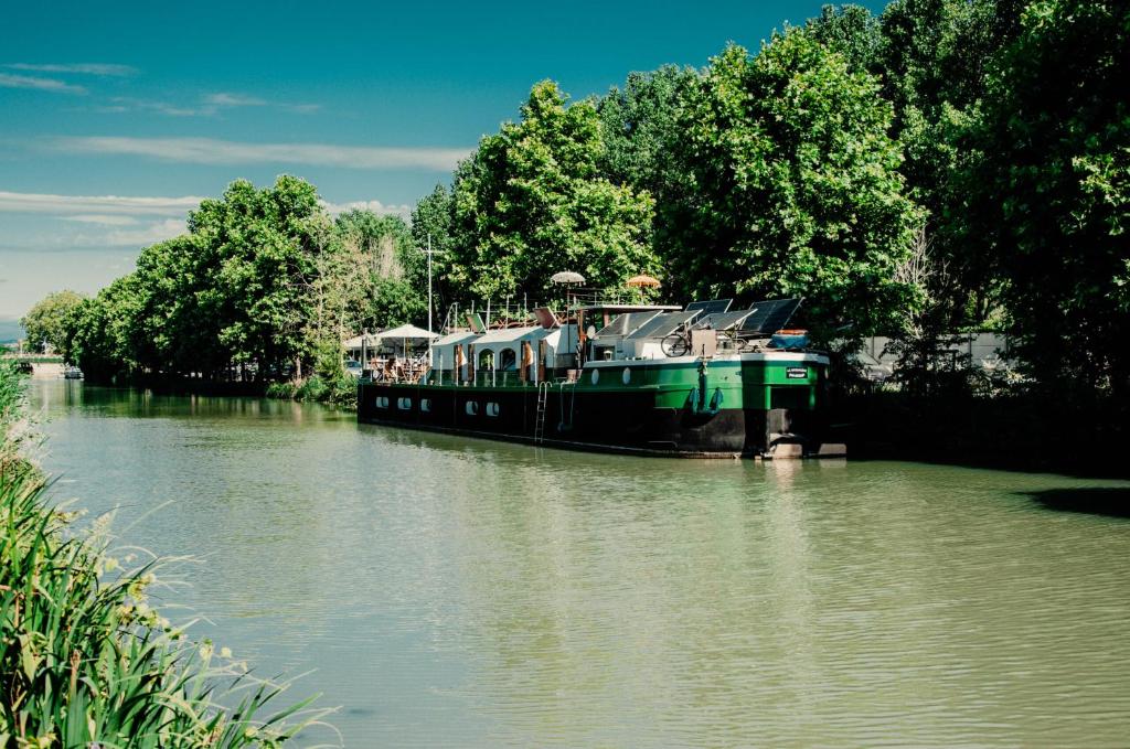 Péniche La Messagère avec jacuzzi sur le Canal du Midi