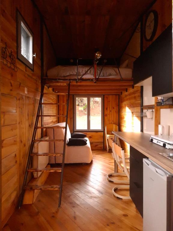Tiny House LA TITITINY avec bain à remous en Haute-Loire