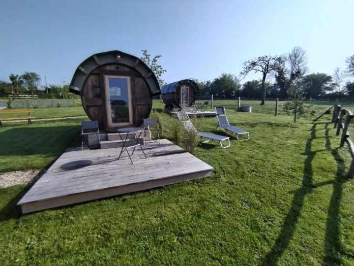 Tonneaux normands insolites avec bain à remous dans le Calvados