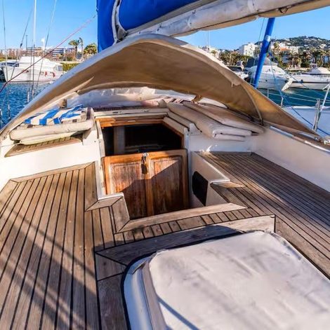 Bateau 12 m sailboat for rent in Cannes on dans les Alpes-Maritimes avec vue dégagée