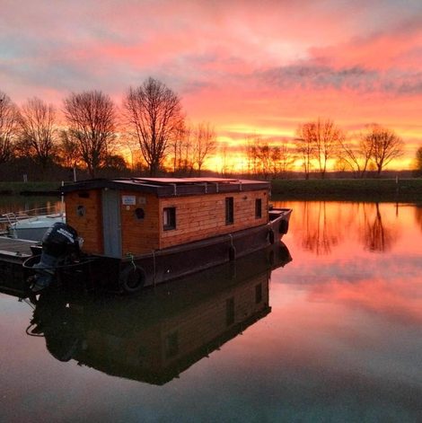 Bateau Gîte 2 personnes sur le bateau Laïta en Maine-et-Loire avec spa privatif