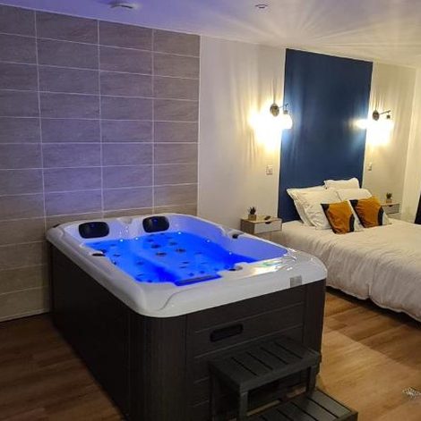 Loveroom Aqua Rêve dans les Alpes-de-Haute-Provence avec spa privatif