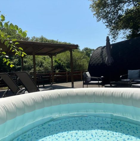 Pod Aux Étangs de Jourgnac - Cabane MégaPod en Haute-Vienne avec spa privatif