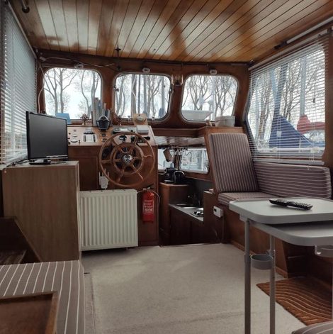 Bateau MAXENCE dans le Calvados avec terrasse