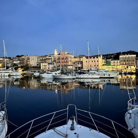 Bateau Vedette 14 mètres en Corse-du-Sud avec terrasse