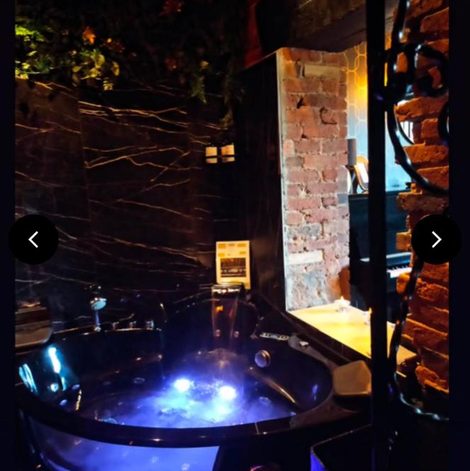 Loveroom Blacroom de l'Artois dans le Pas-de-Calais avec spa privatif