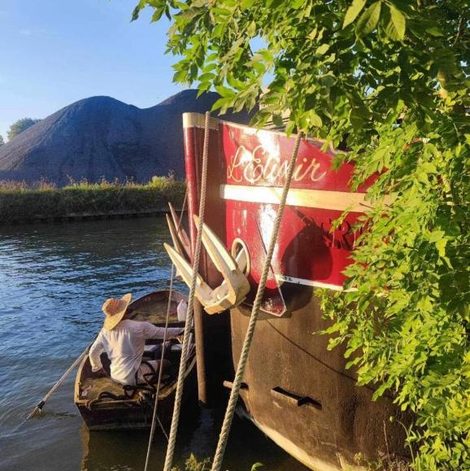 Bateau Boat adventure 1hr from Paris dans l’Oise avec spa privatif