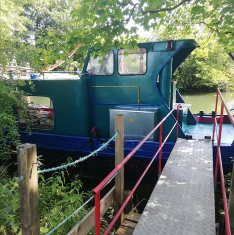 Bateau Botel La Vecchia (LY1992) dans le Jura avec spa privatif