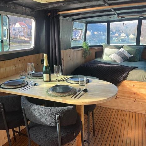 Bateau Bull' Expérience dans les Ardennes avec terrasse