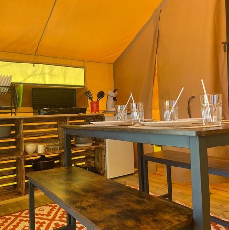 Tente Camping Beaussement Samouraï en Ardèche avec terrasse