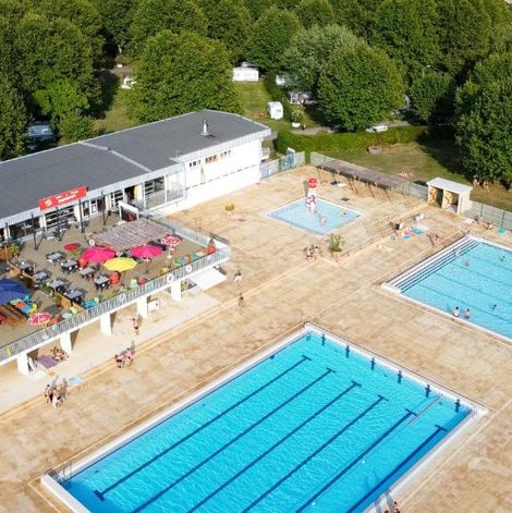 Gîte insolite Camping de Thoissey dans l’Ain avec piscine