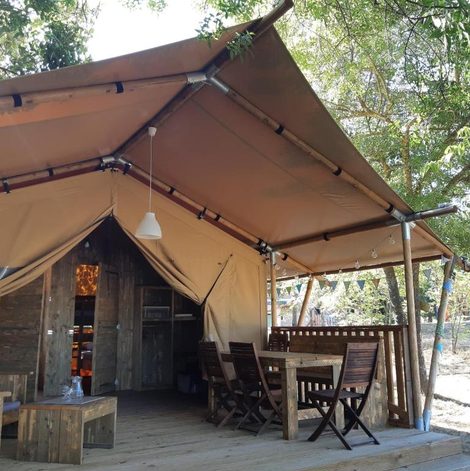 Tipi Camping du Mas Cauvy dans le Gard avec piscine