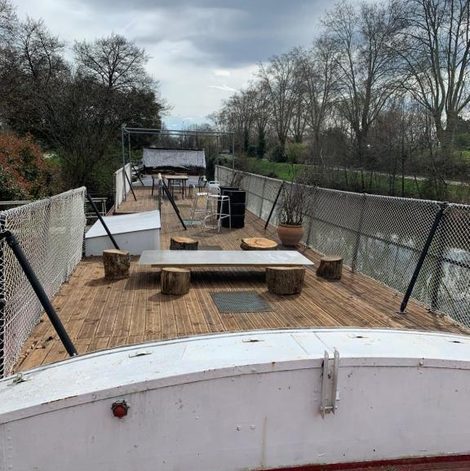 Bateau Un air de vacances - chambres sur péniche en Haute-Garonne avec terrasse