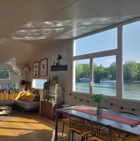 Bateau Chambres sur Seine Megalight2 dans les Hauts-de-Seine avec terrasse