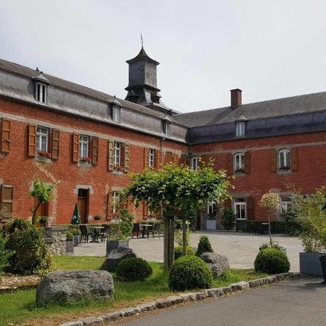 Château de la Motte dans le Nord avec terrasse