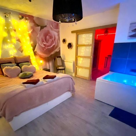 Loveroom COSY & SPA Appartement Luxe JACUZZI SAUNA Suite dans le Vaucluse