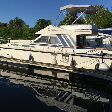 Bateau Cristal en Côte-d’Or avec terrasse