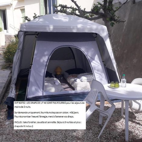 Tente Deux tentes confortables dans un joli jardin idéalement dans l’Hérault avec terrasse