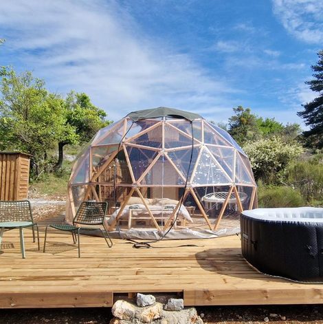 Dome Etoile dans les Alpes-Maritimes avec terrasse