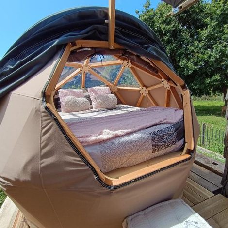 Dôme étoilé dans les Côtes-d’Armor avec terrasse