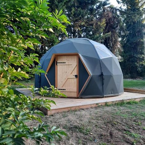 Domerick, nuit insolite dans le Loiret avec terrasse