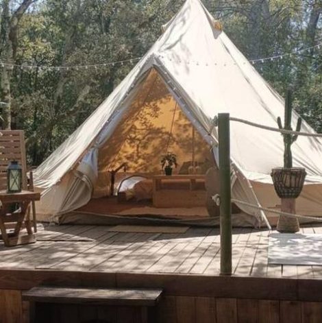 Tipi Évasion en pleine nature, Tipi insolite et Jacuzzi dans le Gard avec terrasse