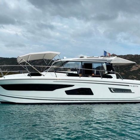 Bateau Gemia dans les Alpes-Maritimes avec spa privatif