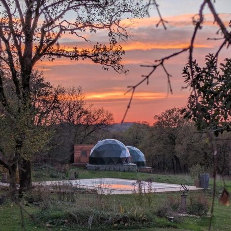 Dôme Glamping Dôme Benzène dans le Lot avec piscine