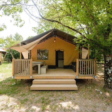 Tente Glamping Saint-Thomé en Ardèche avec piscine