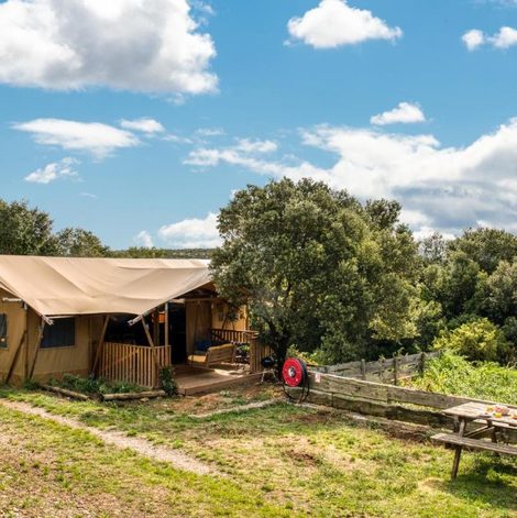 Tente Glamping Tent Joy dans l’Hérault avec spa privatif
