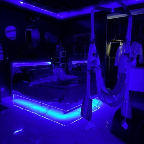 Loveroom Hot Room Sainte Victoire dans les Bouches-du-Rhône avec spa privatif