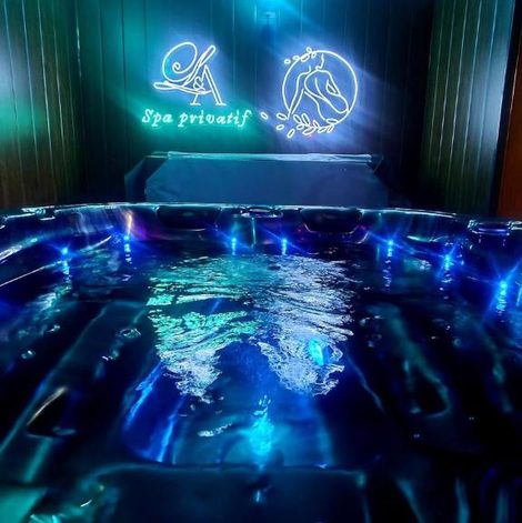 Loveroom L&A Spa privatif dans les Ardennes avec sauna