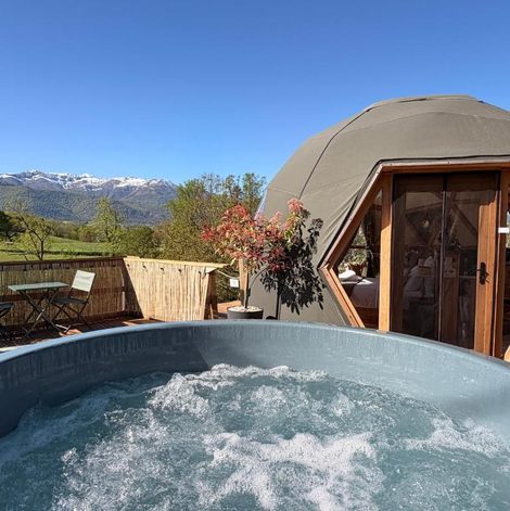 Dôme L'étoile du Béarn dans les Pyrénées-Atlantiques avec terrasse
