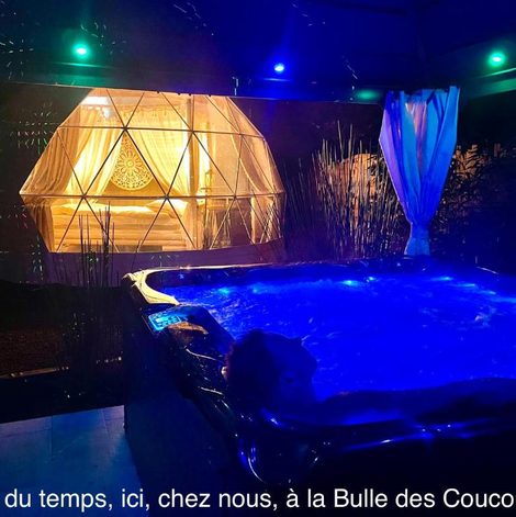 Bulle La bulle des coucous en Vendée avec piscine