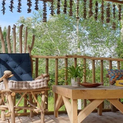 Cabane dans les arbres La Cabane Perchee dans le Vaucluse avec terrasse
