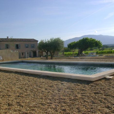 Roulotte La Grange de Campaulise dans le Vaucluse avec piscine