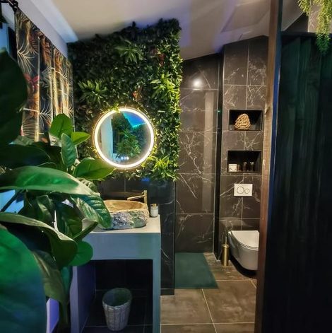 Loveroom La Jungle Room dans les Bouches-du-Rhône avec terrasse